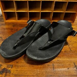 Fit Flop Women‎ Size 9 Black Slip On T Strap Buckle Sandal